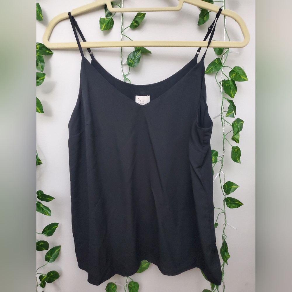 Medium black tank top